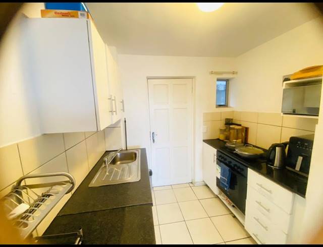 2 BEDROOM APARTMENT FOR SALE IN KENSINGTON